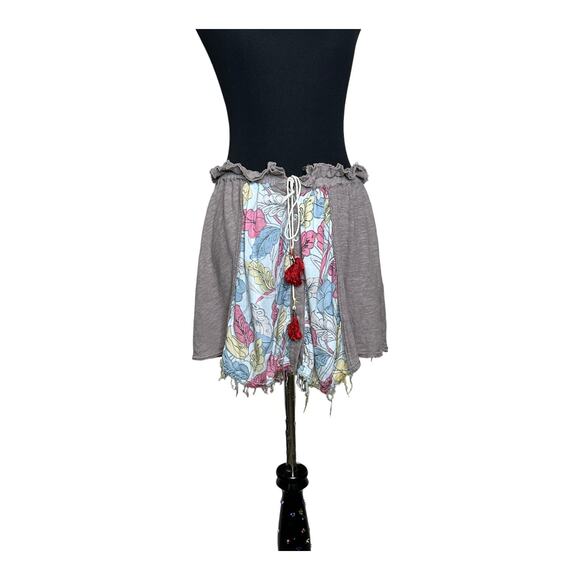 Free People Floral Frayed Hem buttoned front tie Mini Pleated Skirt size Small - Picture 11 of 12
